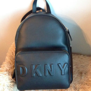 dkny 10018 logo backpack